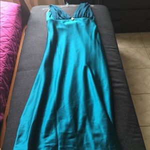 Size XL gown.